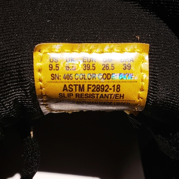 NIB Sketchers Slip Resistant Memory Foam Relaxed Fit Black Sneakers Size: 9.5 - Picture 5 of 5